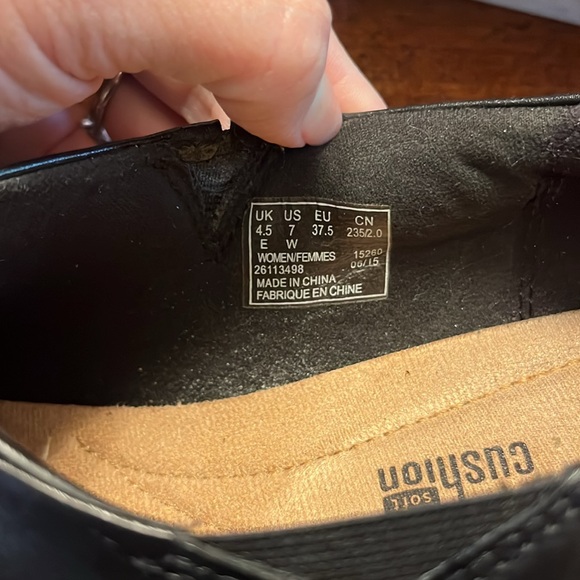 Clarks Gennette Port Leather Shoes - Picture 3 of 7